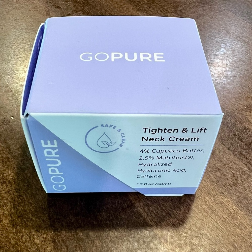 New in box .. GoPure Tighten & Lift Neck Cream